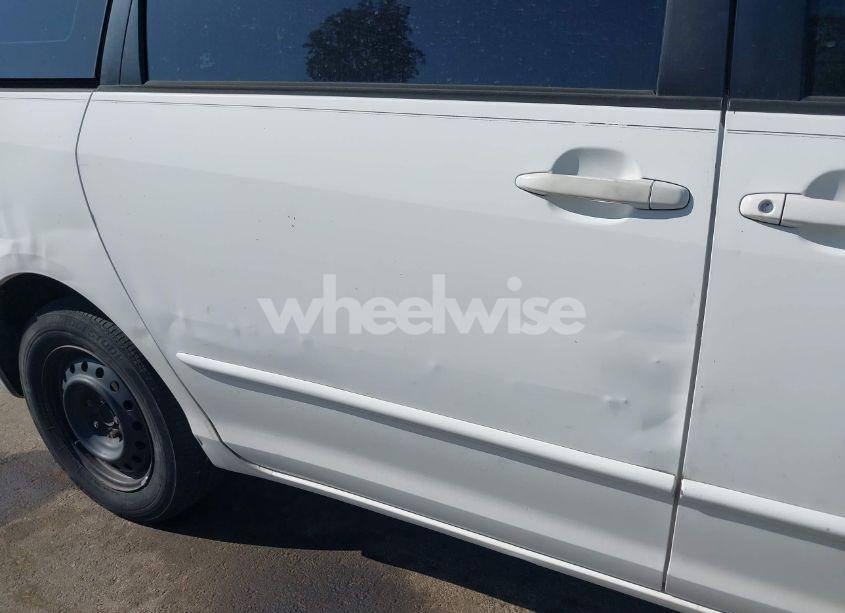 Photo 6 of 2004 Toyota Sienna CE (VIN 5TDZA23C24S086551)