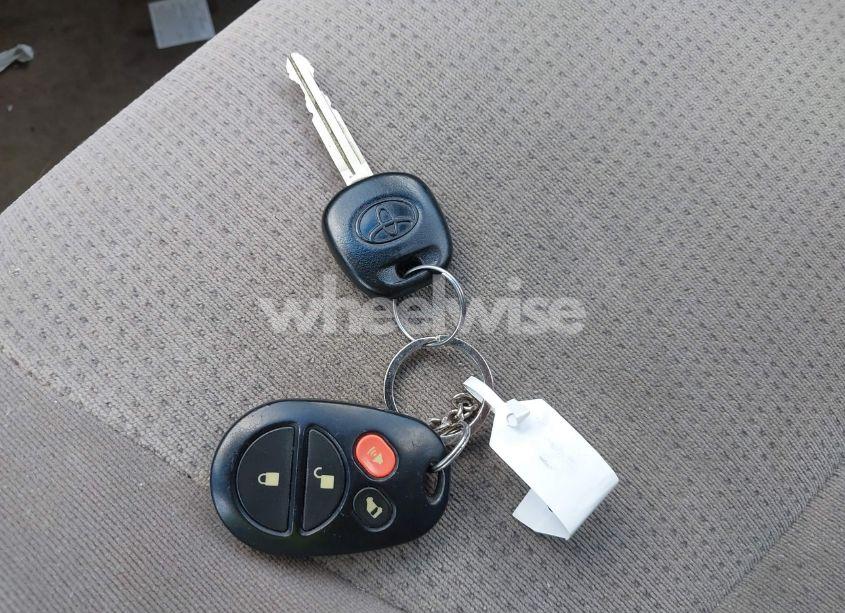 Photo 11 of 2004 Toyota Sienna LE (VIN 5TDZA23C24S087828)