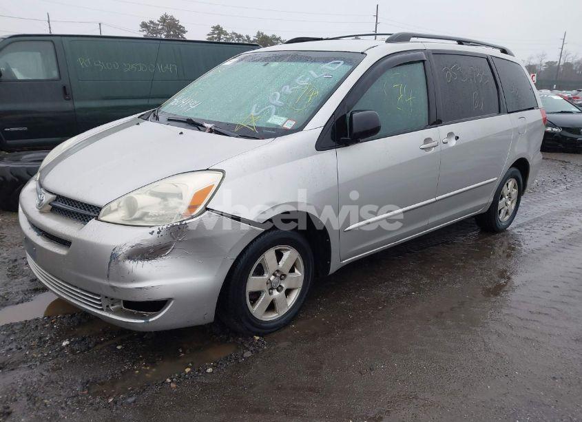 Photo 2 of 2004 Toyota Sienna LE (VIN 5TDZA23C24S090955)