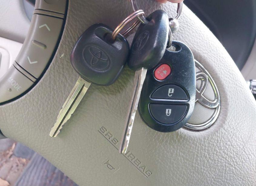 Photo 11 of 2004 Toyota Sienna LE (VIN 5TDZA23C24S117569)