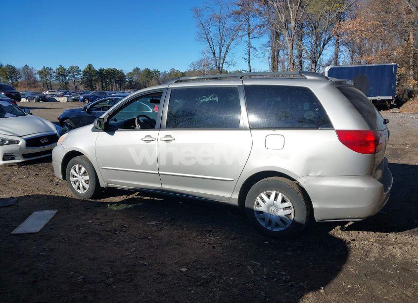 Photo 14 of 2004 Toyota Sienna LE (VIN 5TDZA23C24S143444)