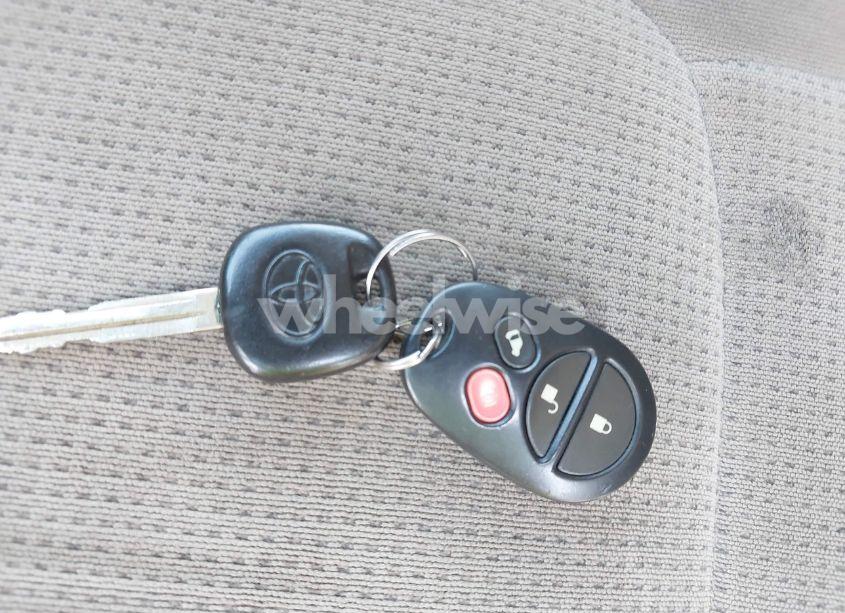 Photo 11 of 2004 Toyota Sienna LE (VIN 5TDZA23C24S149275)