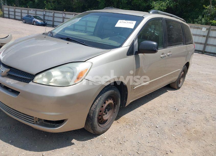 Photo 2 of 2004 Toyota Sienna LE (VIN 5TDZA23C24S149275)