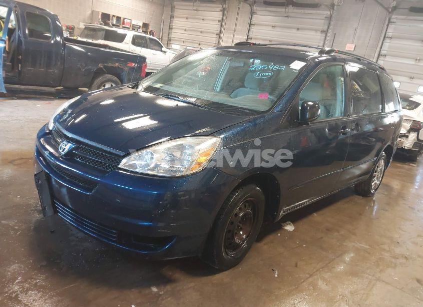 Photo 2 of 2005 Toyota Sienna LE (VIN 5TDZA23C25S225482)