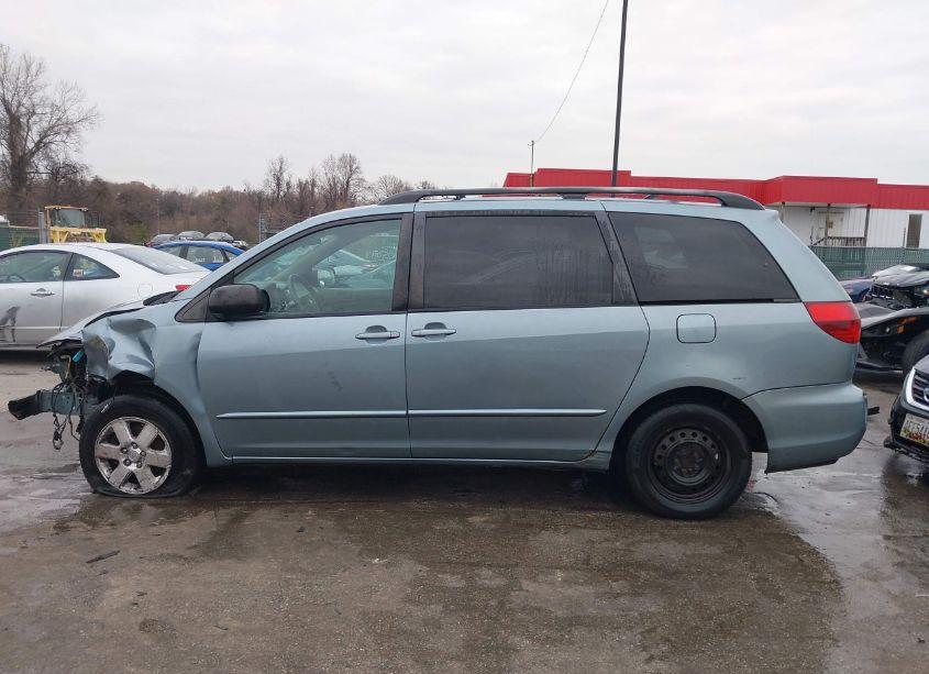 Photo 14 of 2005 Toyota Sienna LE (VIN 5TDZA23C25S227393)