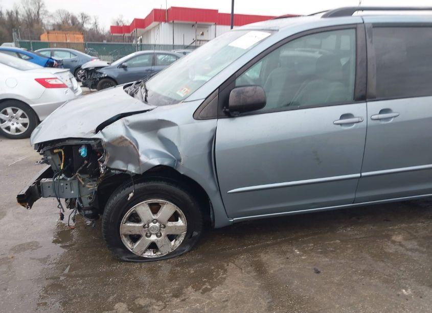 Photo 18 of 2005 Toyota Sienna LE (VIN 5TDZA23C25S227393)