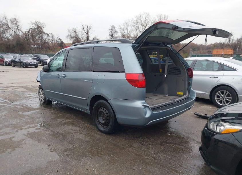 Photo 3 of 2005 Toyota Sienna LE (VIN 5TDZA23C25S227393)