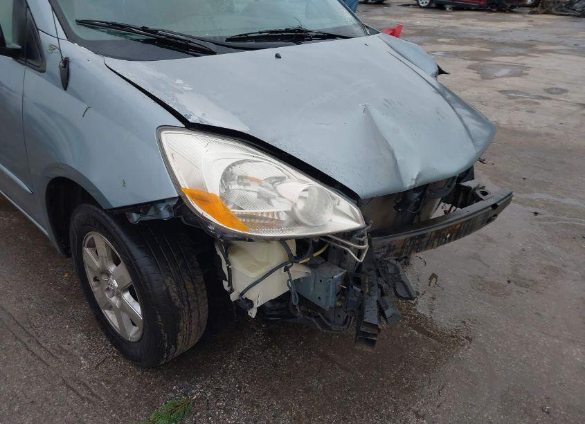 Photo 6 of 2005 Toyota Sienna LE (VIN 5TDZA23C25S227393)