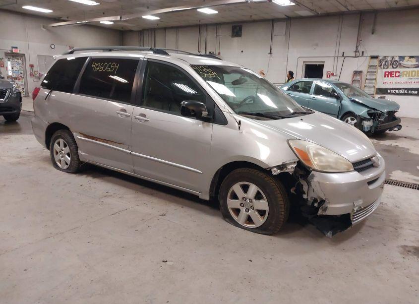 2005 Toyota Sienna LE (VIN 5TDZA23C25S247238) main photo