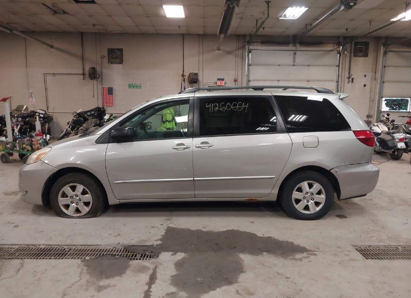 Photo 12 of 2005 Toyota Sienna LE (VIN 5TDZA23C25S247238)