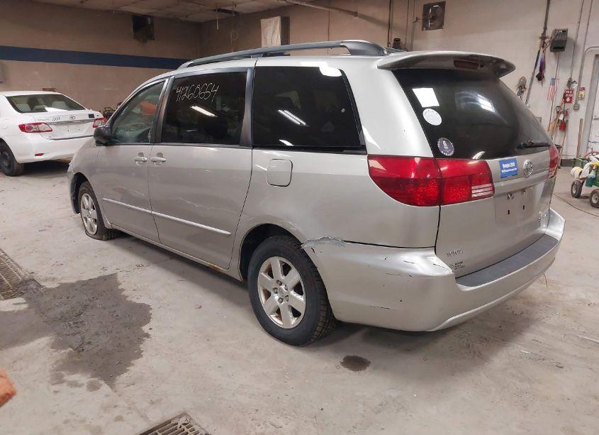 Photo 3 of 2005 Toyota Sienna LE (VIN 5TDZA23C25S247238)