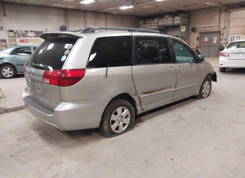 Photo 4 of 2005 Toyota Sienna LE (VIN 5TDZA23C25S247238)