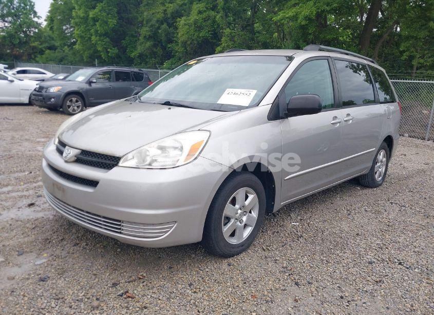 Photo 2 of 2005 Toyota Sienna LE (VIN 5TDZA23C25S254836)