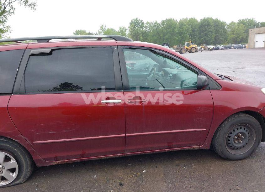 Photo 13 of 2005 Toyota Sienna LE (VIN 5TDZA23C25S255937)