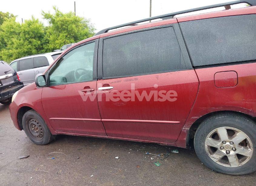 Photo 14 of 2005 Toyota Sienna LE (VIN 5TDZA23C25S255937)