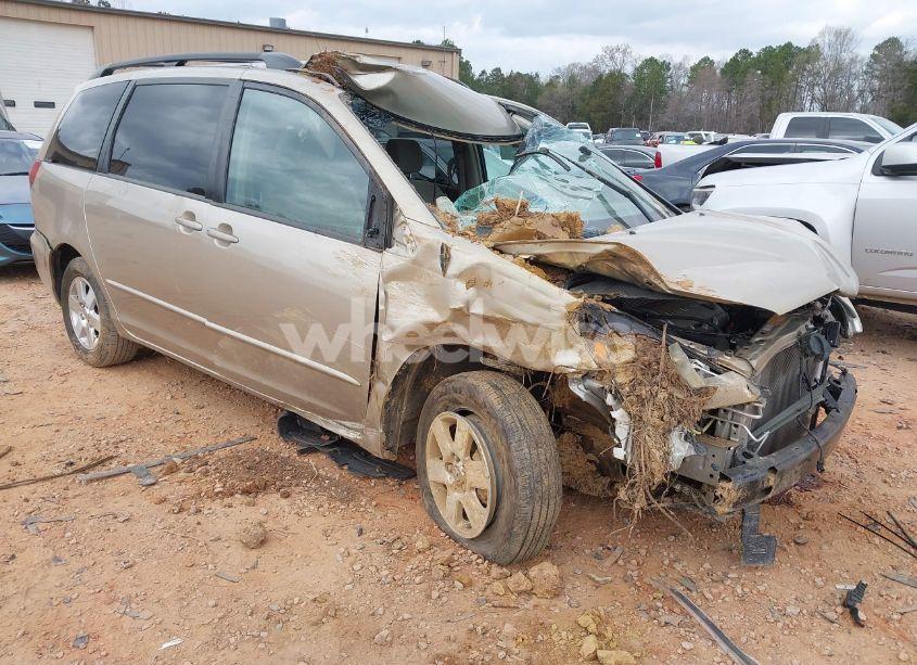 2005 Toyota Sienna LE (VIN 5TDZA23C25S256778) main photo
