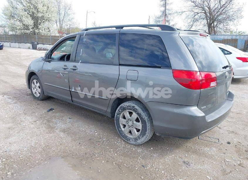 Photo 3 of 2005 Toyota Sienna LE (VIN 5TDZA23C25S269840)