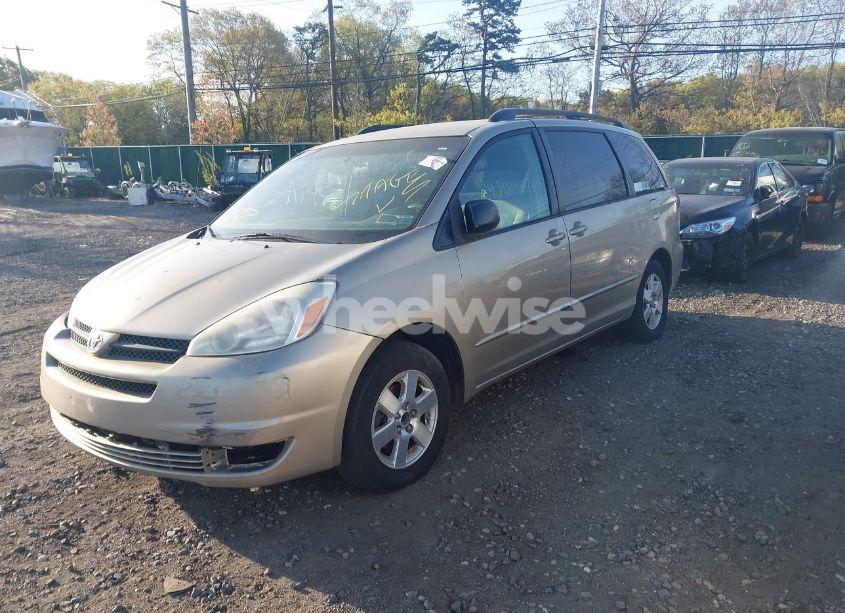 Photo 2 of 2005 Toyota Sienna LE (VIN 5TDZA23C25S276173)
