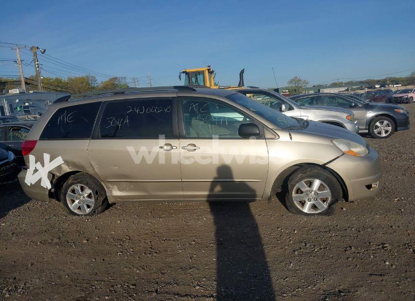Photo 6 of 2005 Toyota Sienna LE (VIN 5TDZA23C25S276173)