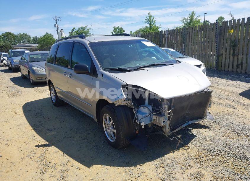 2005 Toyota Sienna LE (VIN 5TDZA23C25S278991) main photo