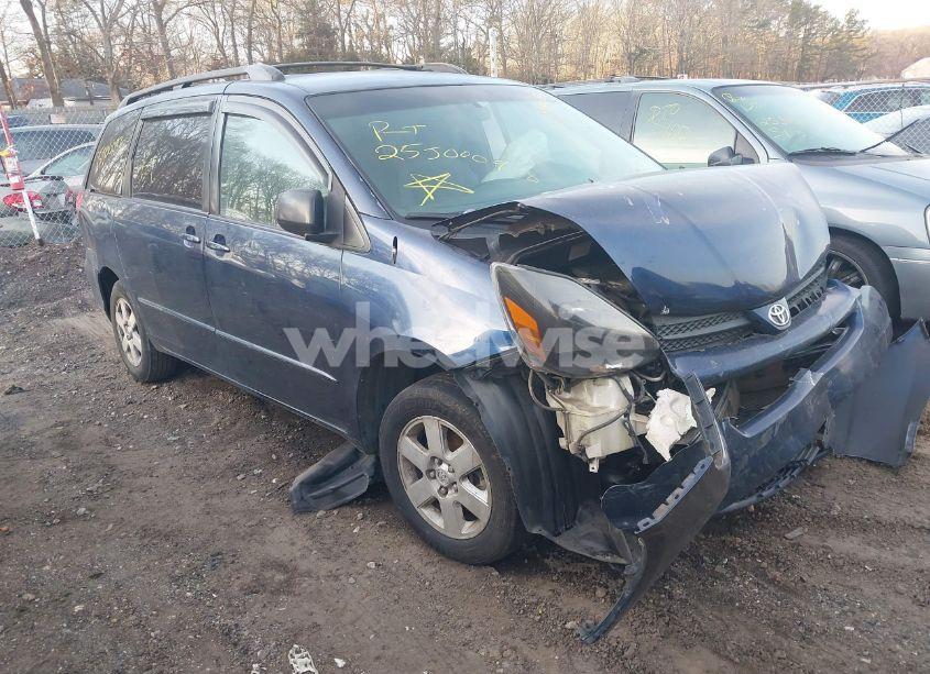 2005 Toyota Sienna LE (VIN 5TDZA23C25S286668) main photo