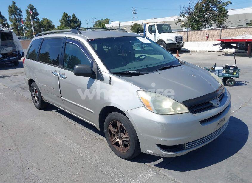2005 Toyota Sienna LE (VIN 5TDZA23C25S301363) main photo