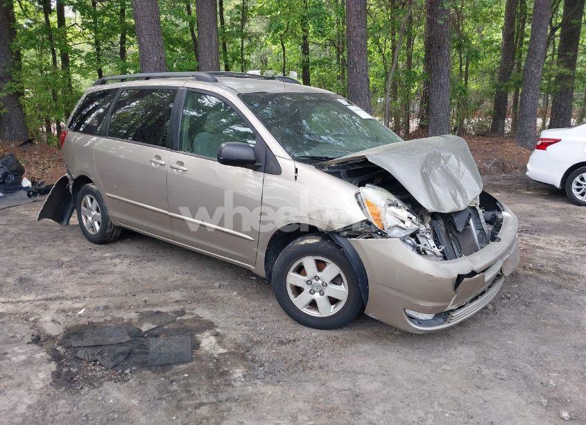 2005 Toyota Sienna LE (VIN 5TDZA23C25S301492) main photo