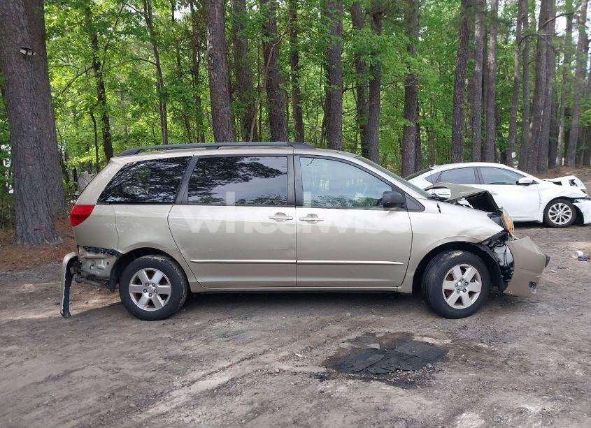 Photo 13 of 2005 Toyota Sienna LE (VIN 5TDZA23C25S301492)