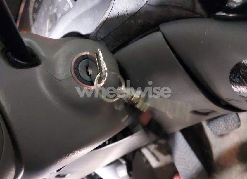 Photo 11 of 2005 Toyota Sienna CE (VIN 5TDZA23C25S334962)