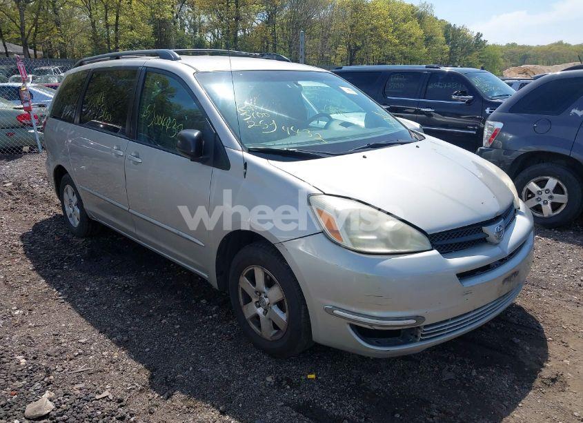 2005 Toyota Sienna LE (VIN 5TDZA23C25S342527) main photo