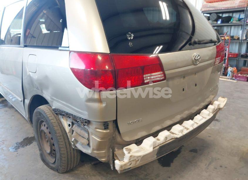 Photo 6 of 2005 Toyota Sienna LE (VIN 5TDZA23C25S350661)