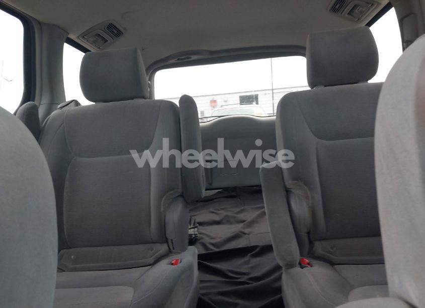 Photo 8 of 2005 Toyota Sienna LE (VIN 5TDZA23C25S356329)