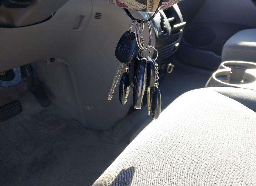 Photo 10 of 2005 Toyota Sienna LE (VIN 5TDZA23C25S380808)