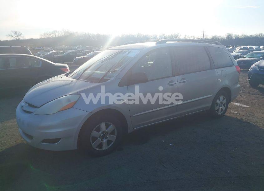 Photo 2 of 2006 Toyota Sienna LE (VIN 5TDZA23C26S418233)