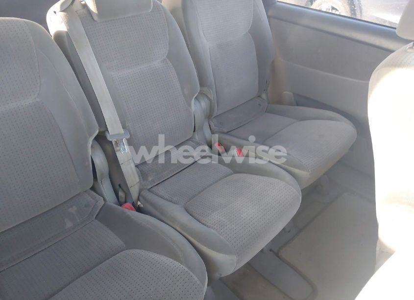 Photo 8 of 2006 Toyota Sienna LE (VIN 5TDZA23C26S418233)
