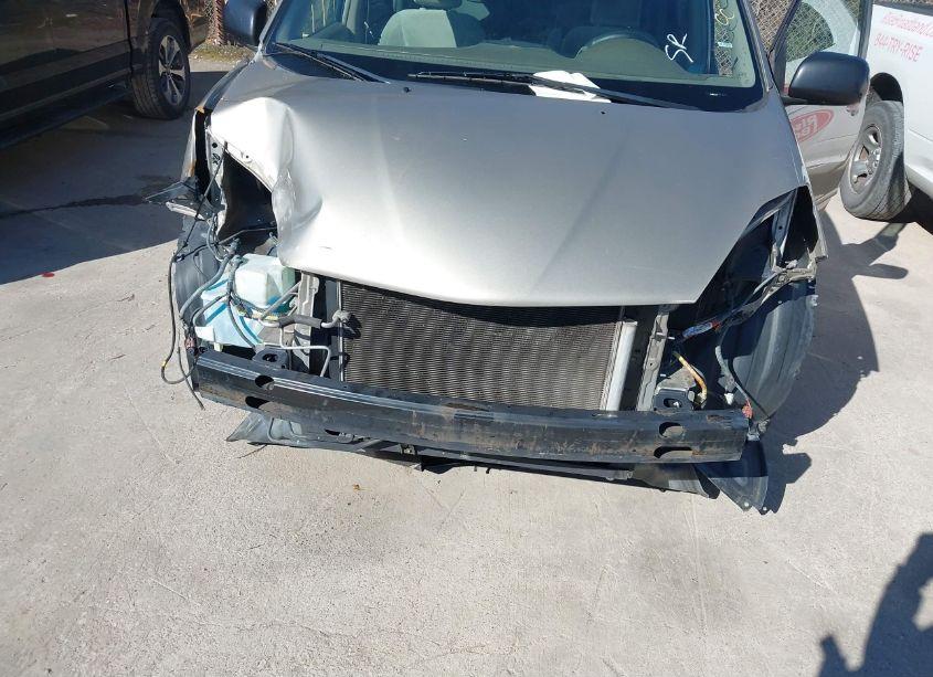 Photo 6 of 2006 Toyota Sienna CE (VIN 5TDZA23C26S468694)