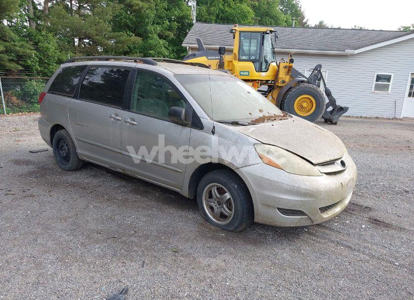 2006 Toyota Sienna LE (VIN 5TDZA23C26S505047) main photo