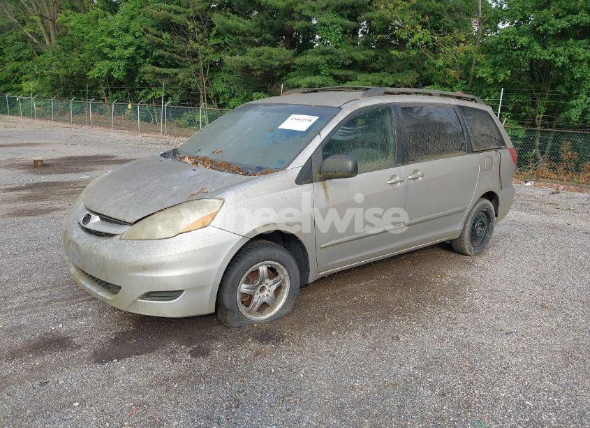 Photo 2 of 2006 Toyota Sienna LE (VIN 5TDZA23C26S505047)