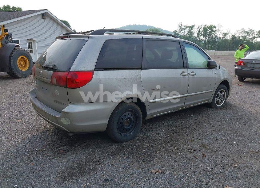 Photo 4 of 2006 Toyota Sienna LE (VIN 5TDZA23C26S505047)
