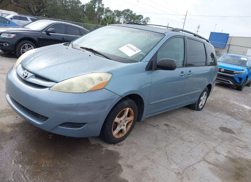 Photo 2 of 2006 Toyota Sienna LE (VIN 5TDZA23C26S509924)