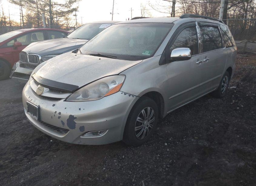 Photo 2 of 2006 Toyota Sienna CE/LE (VIN 5TDZA23C26S511902)