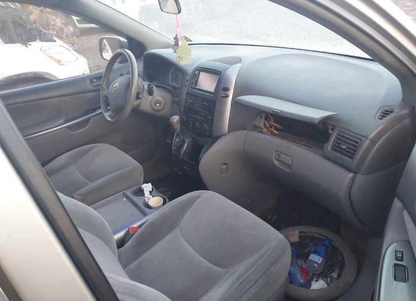 Photo 5 of 2006 Toyota Sienna CE/LE (VIN 5TDZA23C26S511902)