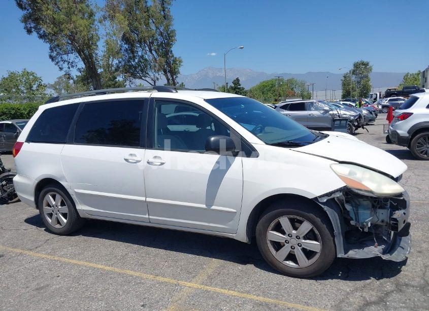Photo 14 of 2006 Toyota Sienna LE (VIN 5TDZA23C26S513925)