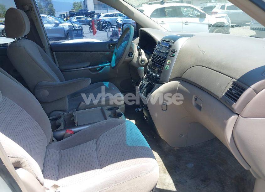 Photo 5 of 2006 Toyota Sienna LE (VIN 5TDZA23C26S513925)