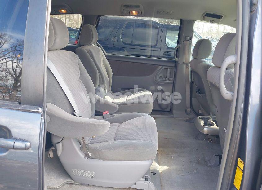 Photo 8 of 2006 Toyota Sienna LE (VIN 5TDZA23C26S518400)