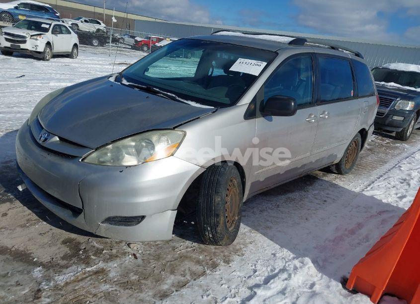 Photo 2 of 2006 Toyota Sienna CE (VIN 5TDZA23C26S533592)