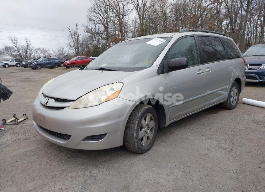 Photo 2 of 2006 Toyota Sienna LE (VIN 5TDZA23C26S540235)
