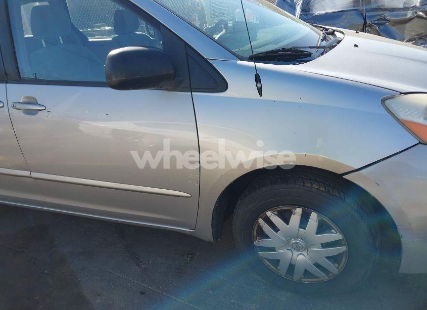 Photo 12 of 2006 Toyota Sienna CE (VIN 5TDZA23C26S577124)