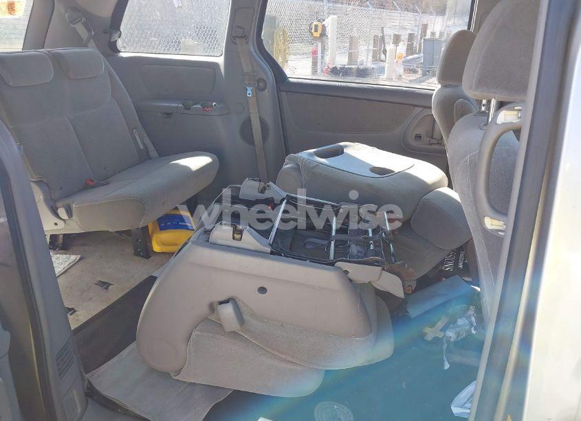 Photo 8 of 2006 Toyota Sienna CE (VIN 5TDZA23C26S577124)