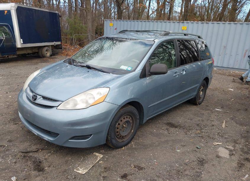Photo 2 of 2006 Toyota Sienna LE (VIN 5TDZA23C26S583229)